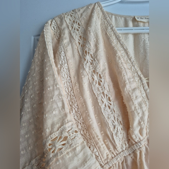 Elegant Cream Blush Boho Women's Top - Picture 3 of 9